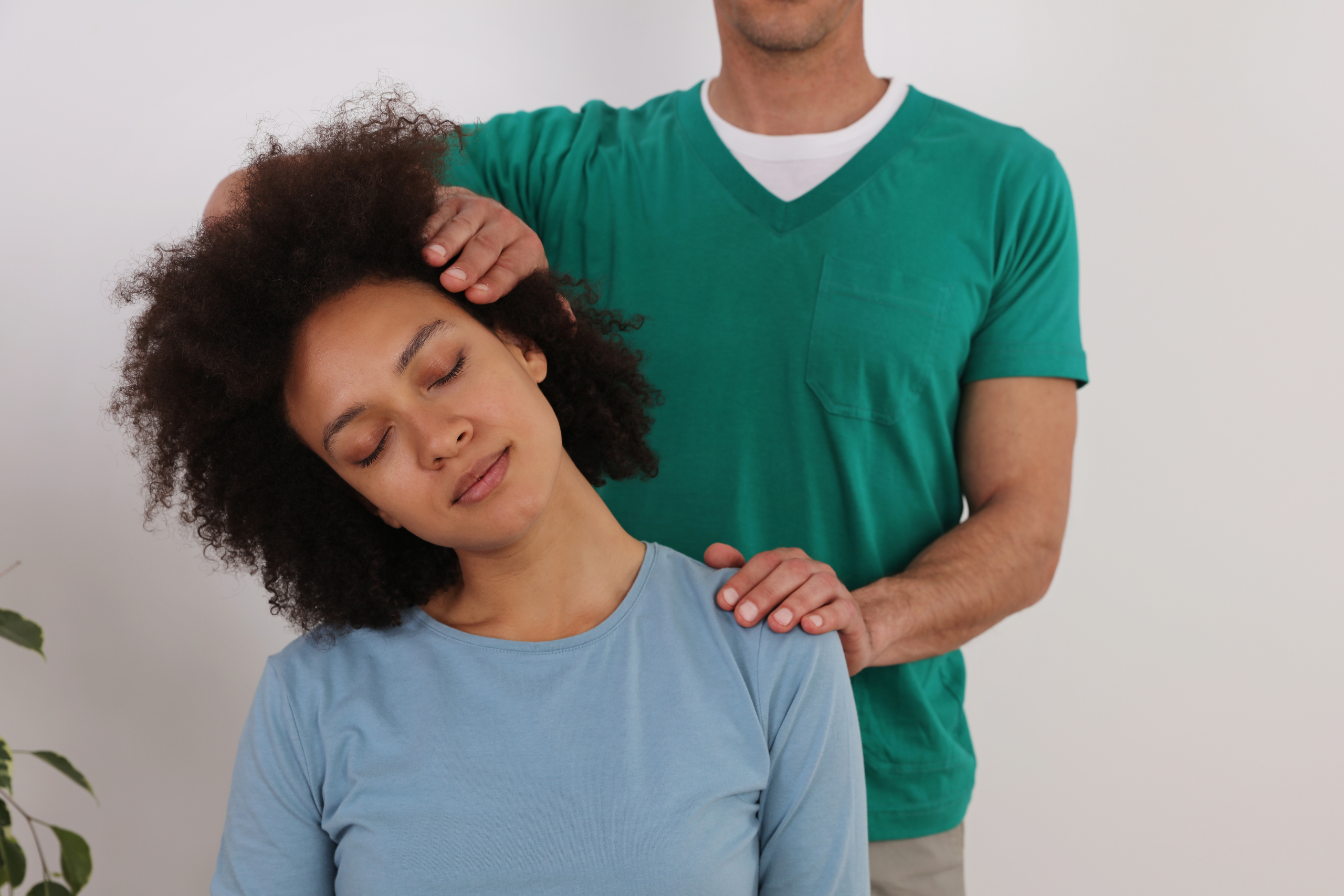 Professional chiropractic care for neck pain in Gilbert and Mesa Arizona